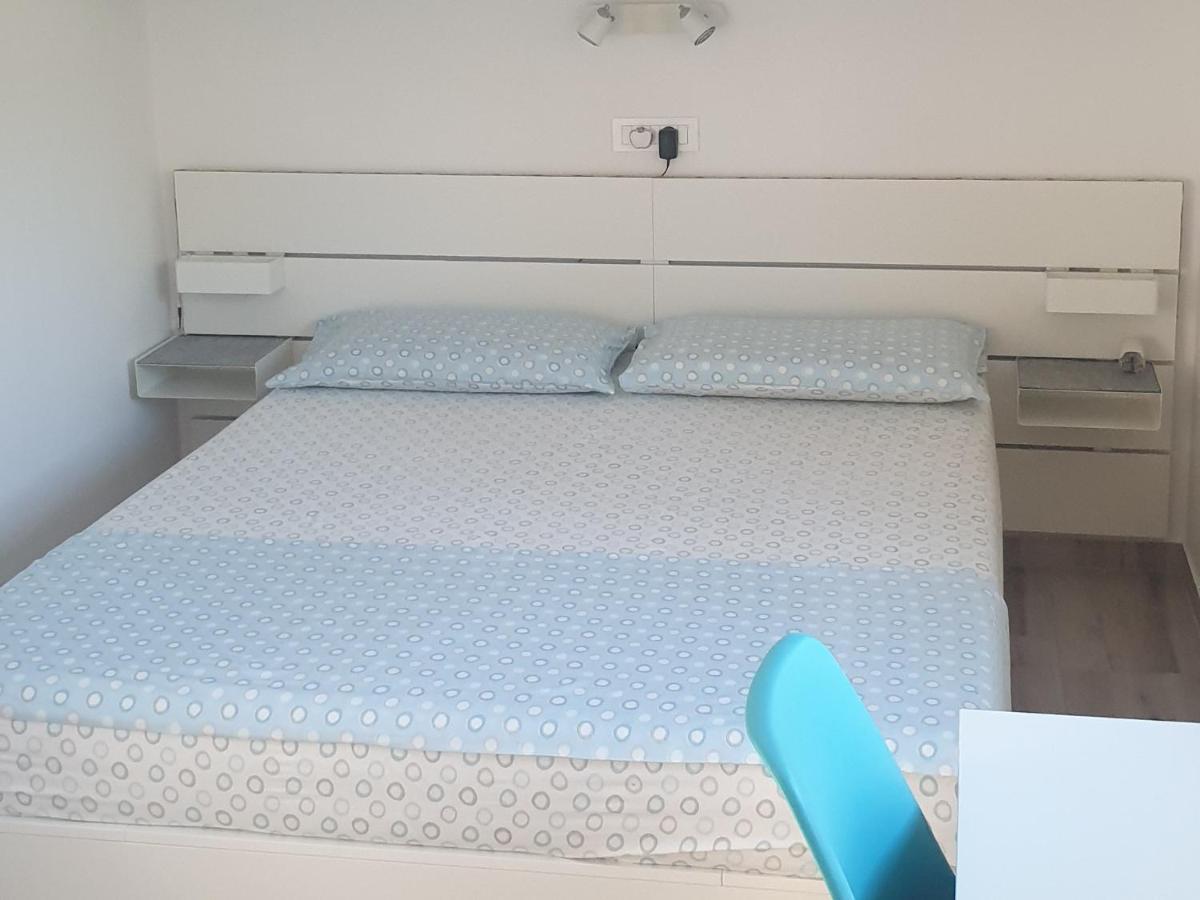 Apartment Mia 2 Banjol Екстер'єр фото