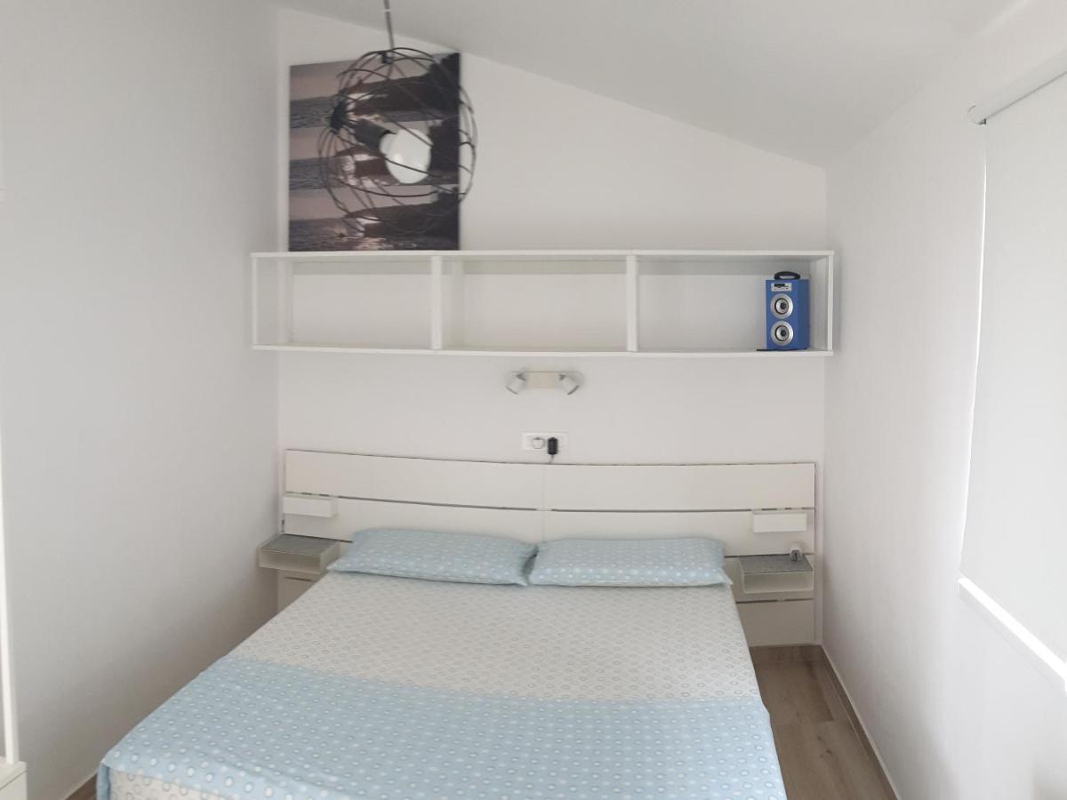 Apartment Mia 2 Banjol Екстер'єр фото